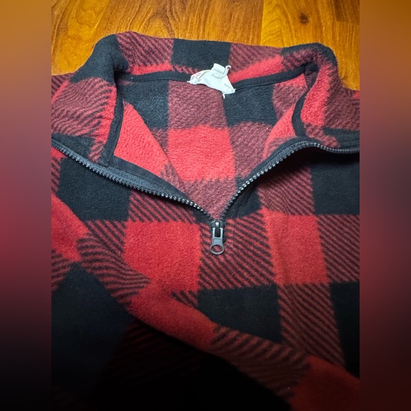 Women’s Semi Cropped Red Plaid Long Sleeve Zippered Sweater - Picture 3 of 5
